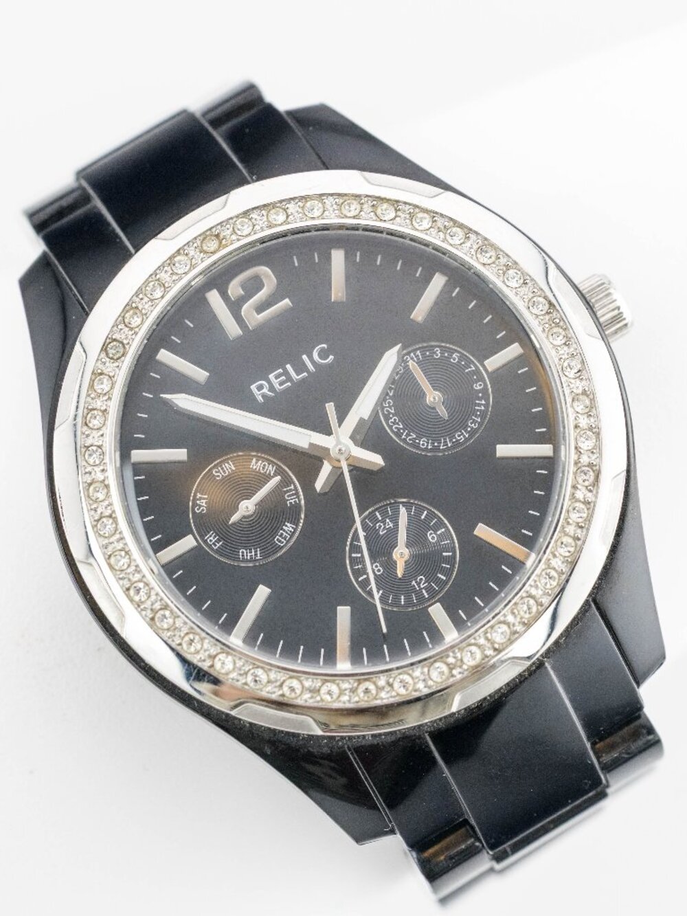 Relic ZR15563 Day-Date Quartz Analog Women's Watch New Battery